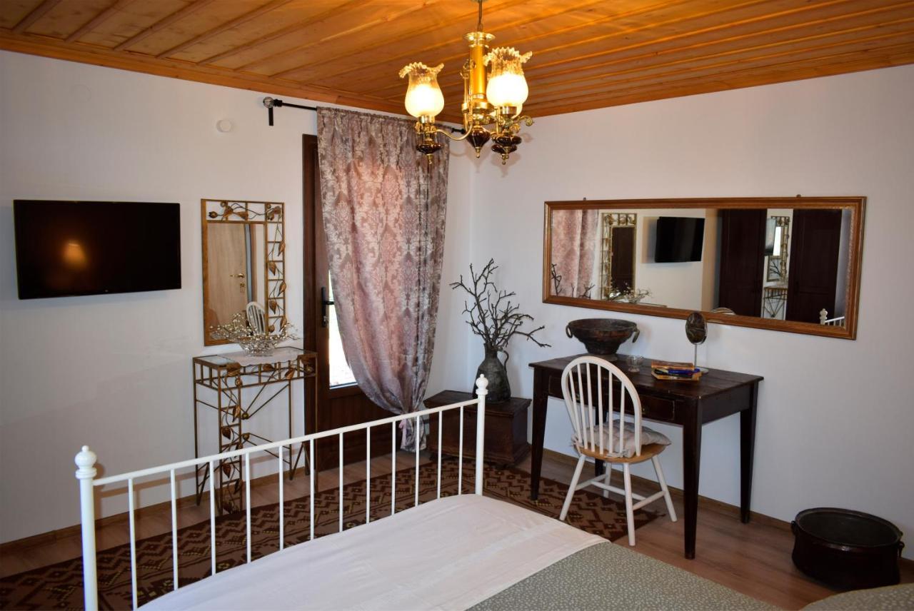 Willa Renovated Old Manor House With Yard Arnaia Zewnętrze zdjęcie